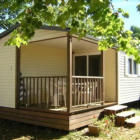 Camping Le Pigeonnier Saint-Crepin-et-Carlucet Exterior photo