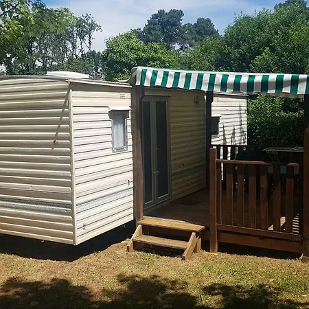 Camping Le Pigeonnier Saint-Crepin-et-Carlucet Exterior photo